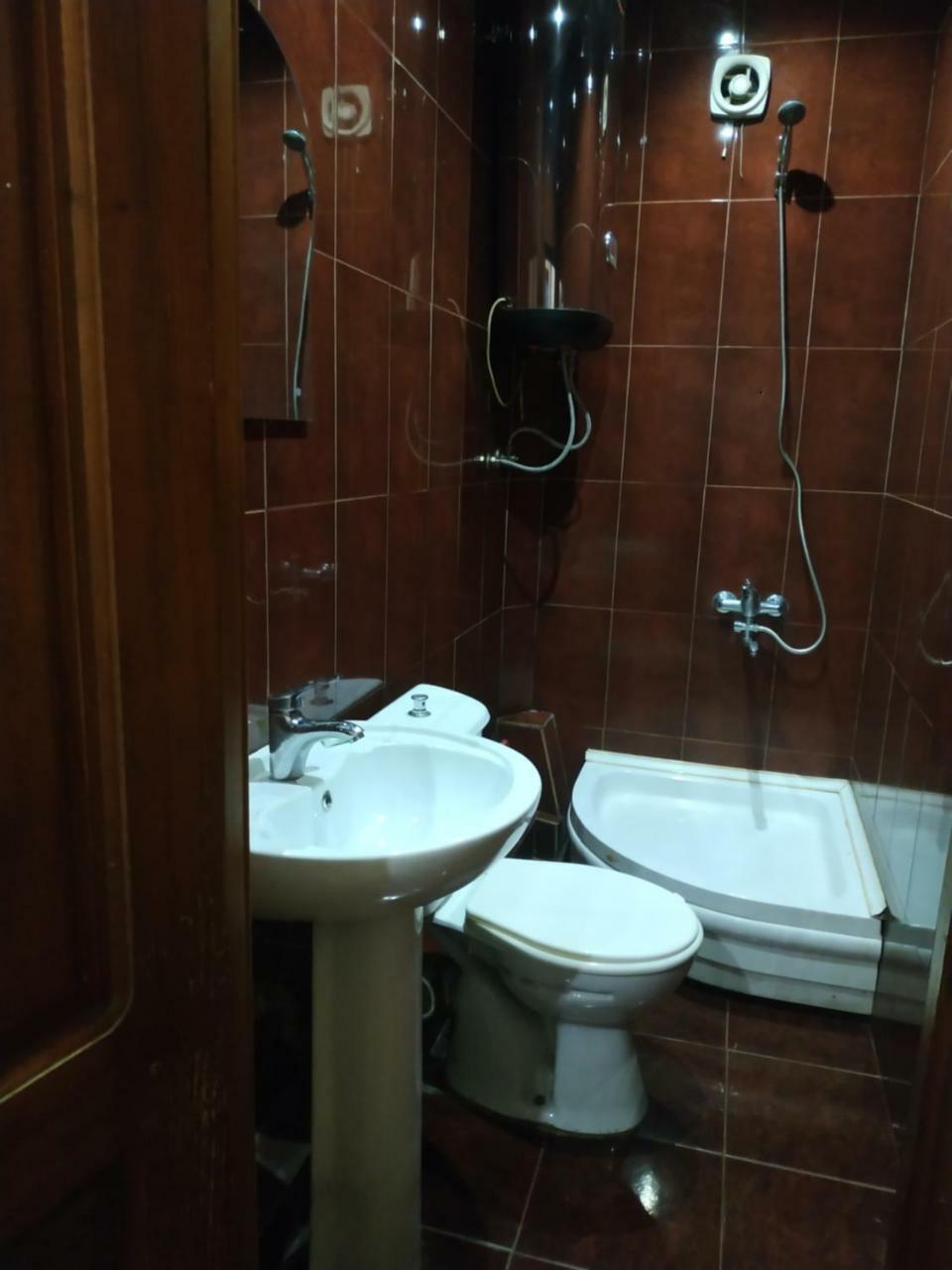Hotel Ni&La 巴统 外观 照片